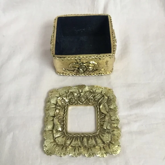 ✨Vintage Victorian Antique Gold Rose Ruffle Ribbon Bow Jewelry Trinket Box
